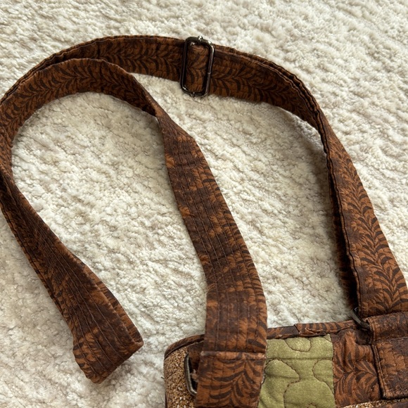 Donna Sharp Quilted Patchwork Small Crossbody Bag/Purse- Great Condition - Picture 3 of 7